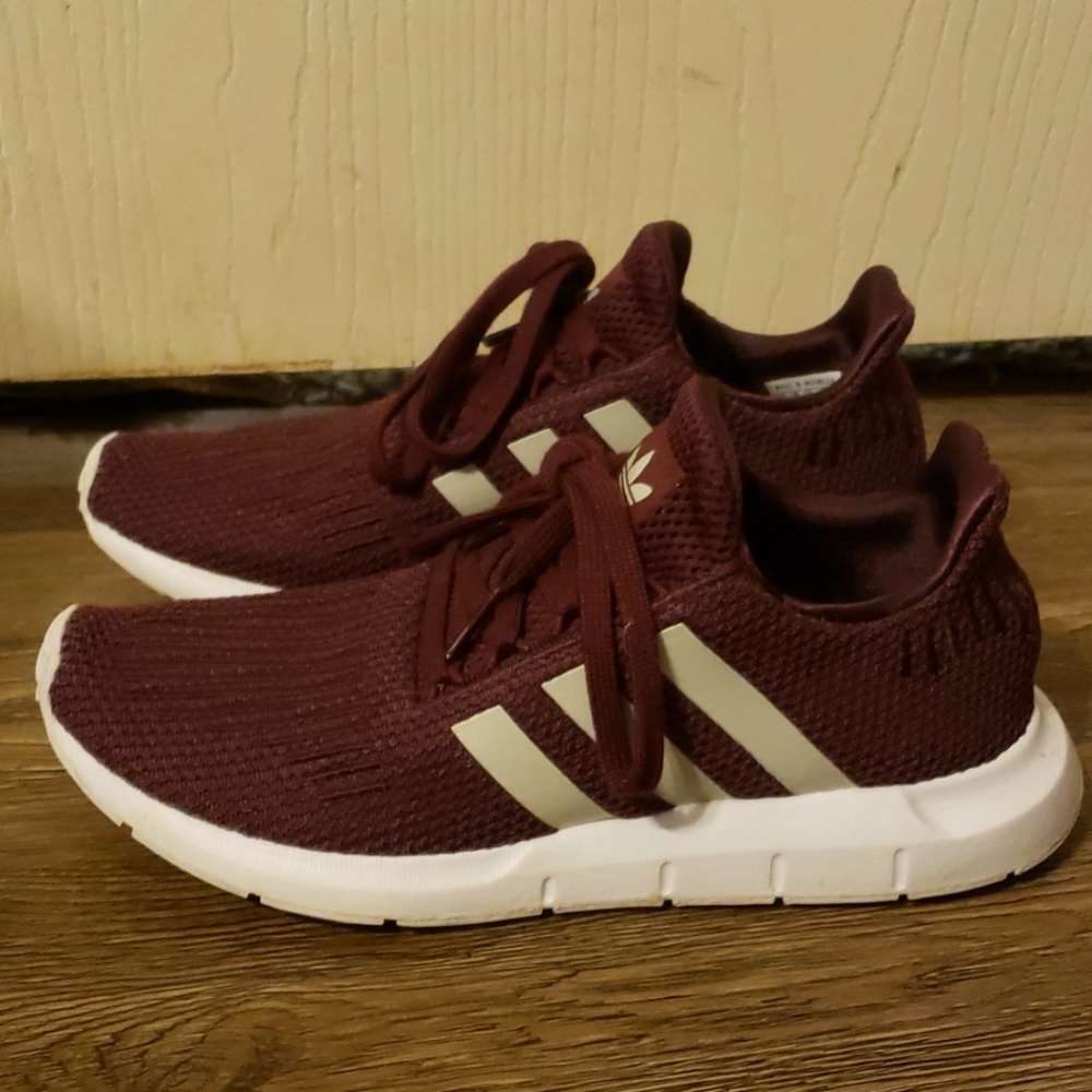 Adidas Sneakers